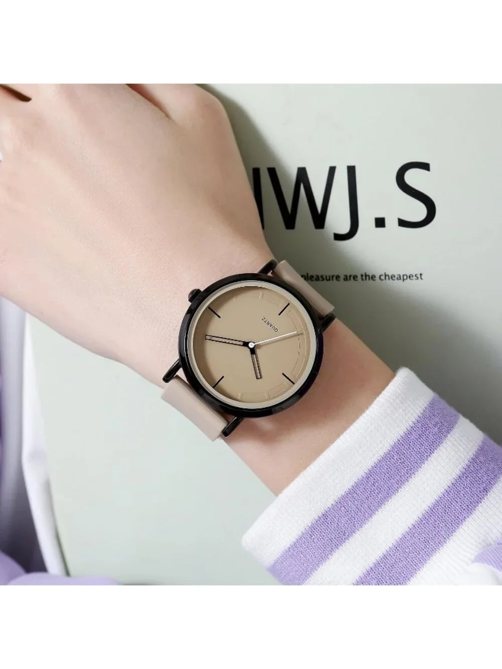 Unisex Khaki Lightweight Simple Luxury Quartz Silicone Band Fashion Wrist Watch